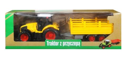 Traktor z napędem i przyczepą